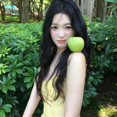 左撇子女人